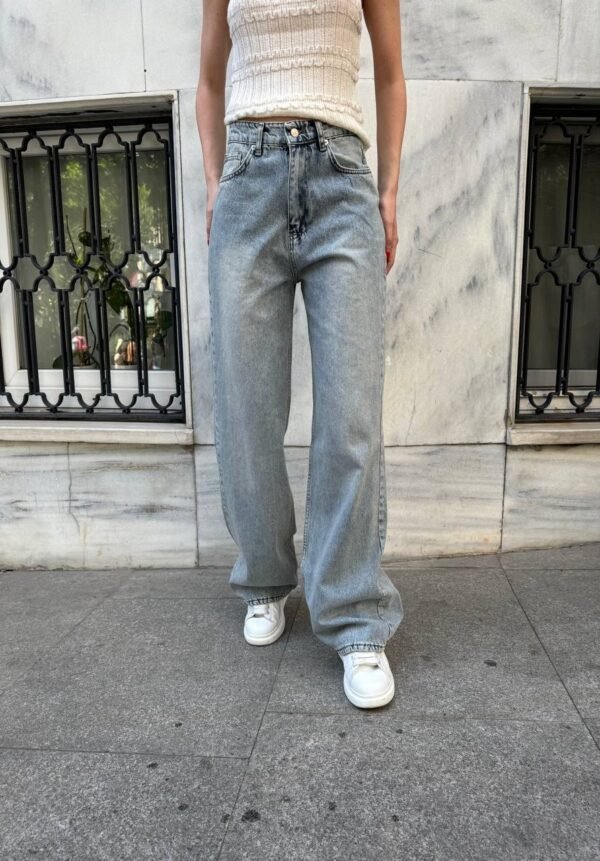Light Blue Baggy Jeans - Image 4